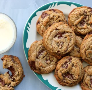 Tuesday, October 28 we’ll make chocolate chip cookies, and learn how the ratios of the ingredients determines their texture! You’ll need some butter, brown sugar, white sugar, an egg, all-purpose flour, baking soda, salt and chocolate chips or chopped chocolate!